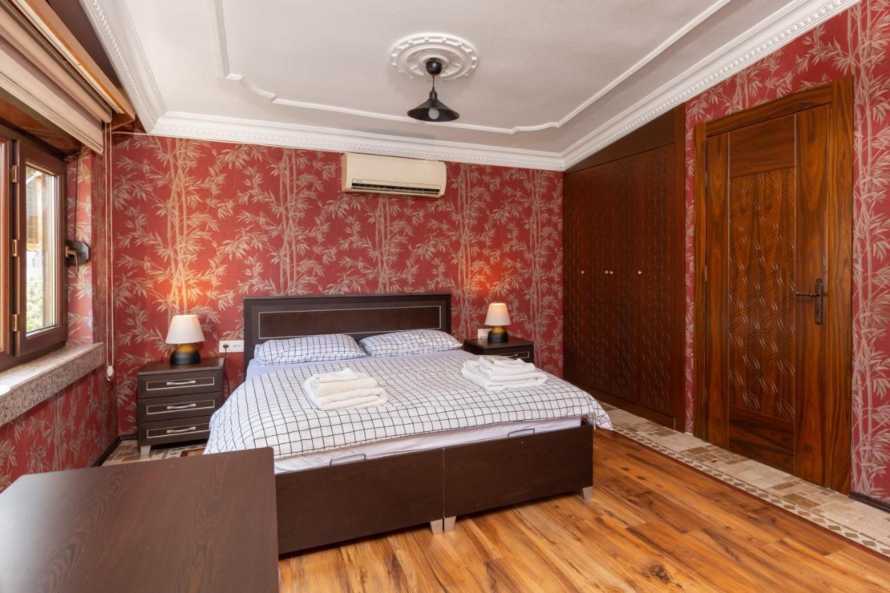 Large Duplex With Sea View